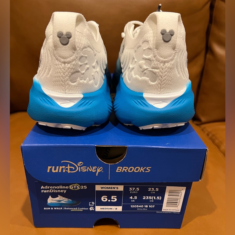Brooks RunDisney Mickey Mouse Adrenaline GTS 25! - Picture 7 of 8